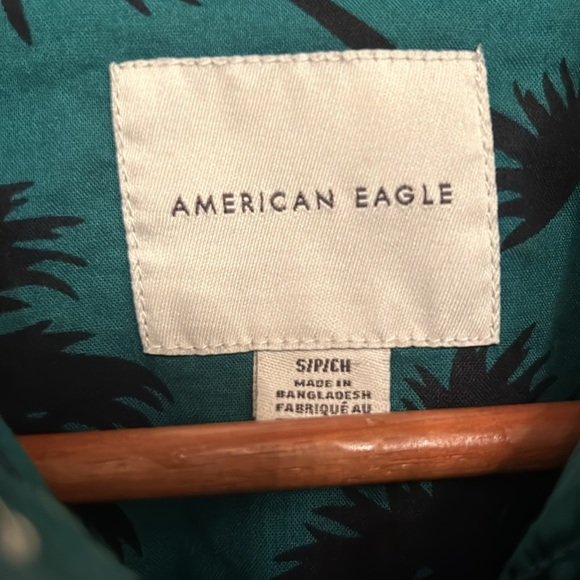 Men’s American Eagle short-sleeve Hawaiian green shirt with palm trees. size S - Picture 3 of 5